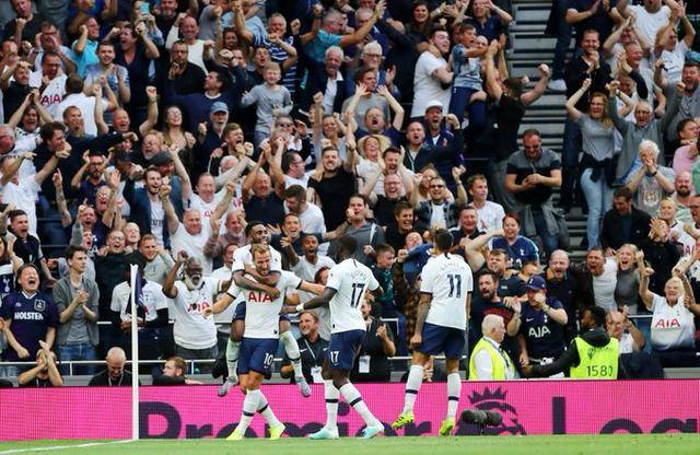 阿勒代斯：萨拉赫签了肥约状态就下滑，利物浦应让他闭嘴走人（阿勒代斯：萨拉赫续巨约后表现走低，利物浦应让他噤声离队）