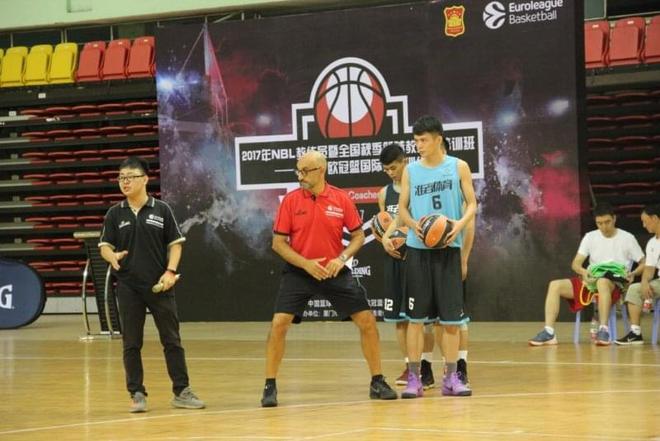 官方：苏超扬州队公开招募下赛季主教练、助教与球员（官宣：苏超扬州队启动新赛季主教练、助理教练及球员公开招聘）