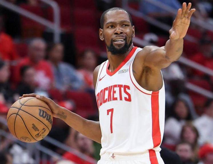 足球西甲主帅临场调整收获成效（足球西甲主帅临场变招见效）