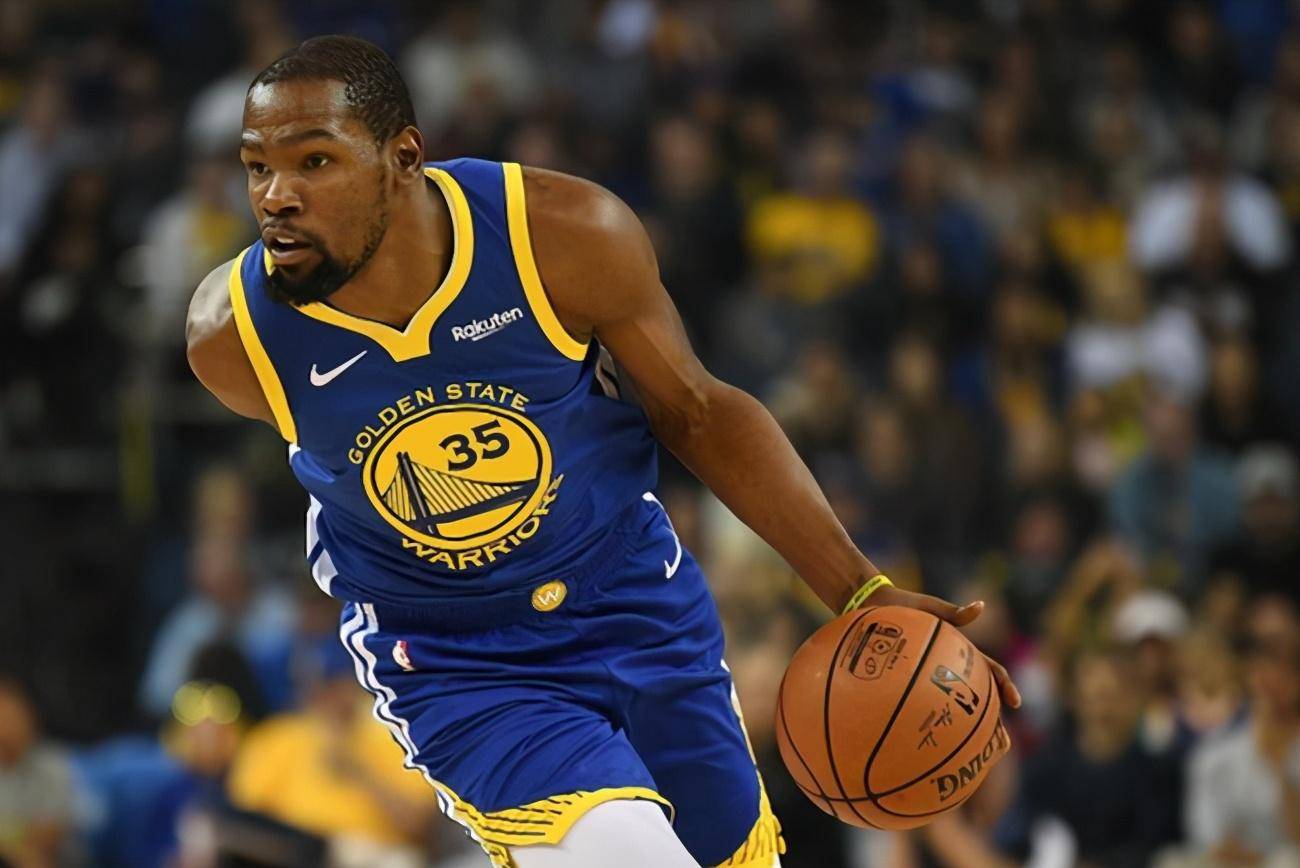 足球鞋如何选择适合自己的类型？（如何挑选最适合你的足球鞋？）