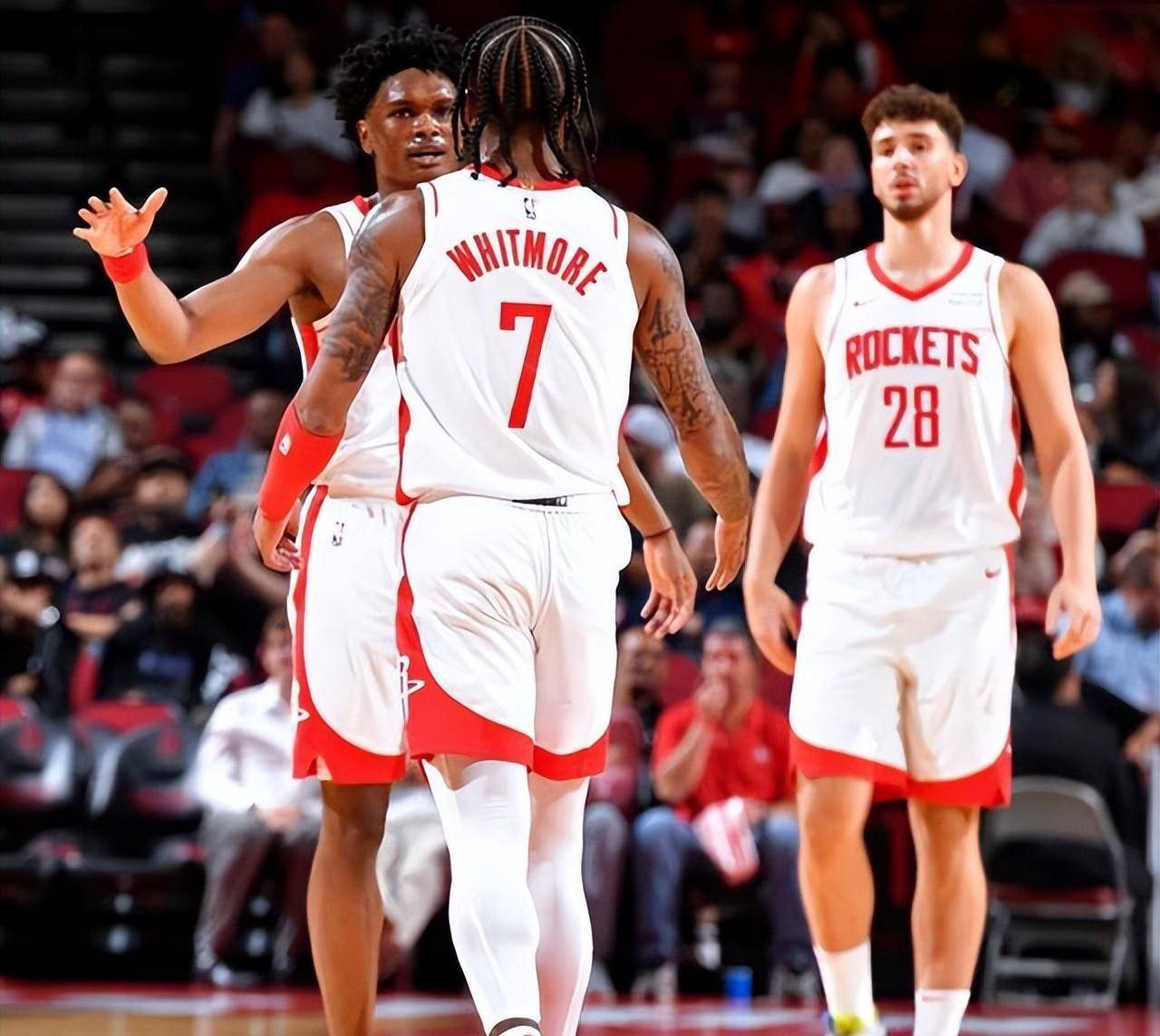 “混合脸谱”挑战来袭🔥是什么照片让小图拉姆笑出屏...（混合脸谱挑战刷屏🔥哪张照片让小图拉姆笑出屏幕？）