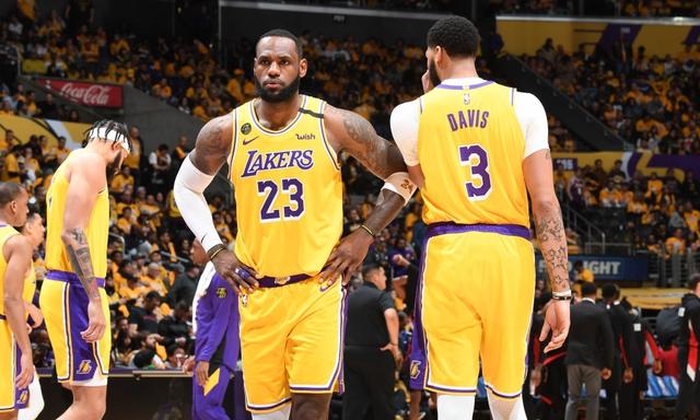 苏州地区球迷近距离感受了足协杯的特色（苏州球迷近距离体验足协杯魅力）