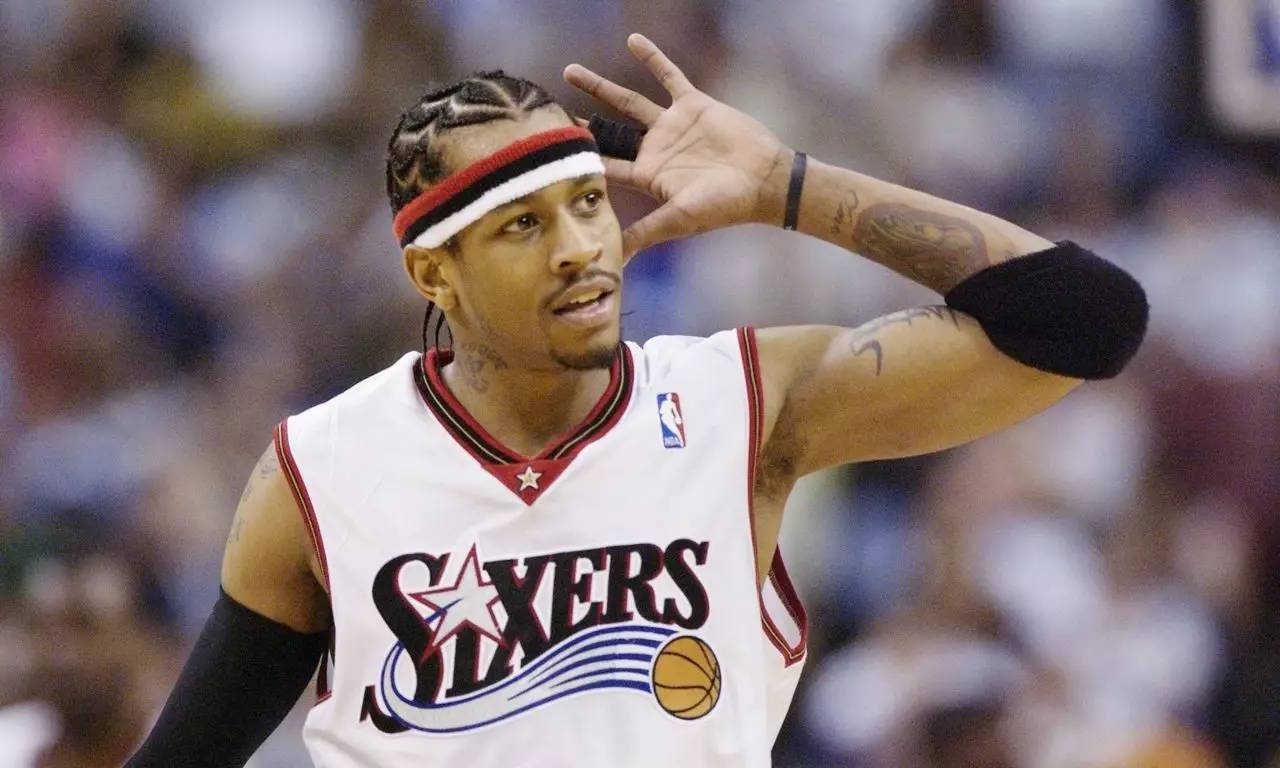 邓卓翔：球员状态并不让人满意，技战术也没有可圈可点的地方（邓卓翔：队员状态欠佳，技战术表现乏善可陈）