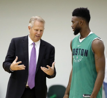 国米半场0-0利物浦，双方互交白卷（国际米兰与利物浦半场战成0-0，僵局未破）