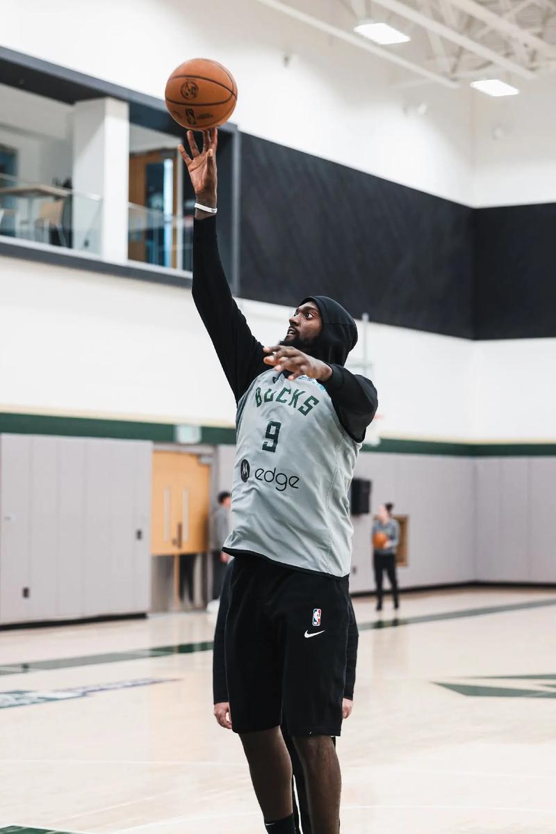 伊尔迪兹：对阵保加利亚我本应该能进2球，很抱歉没能打进（伊尔迪兹自责：战保加利亚本该梅开二度，遗憾未能破门）