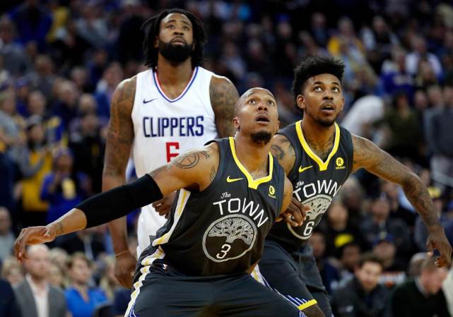 切尔西战术调整显成效（切尔西变阵奏效）