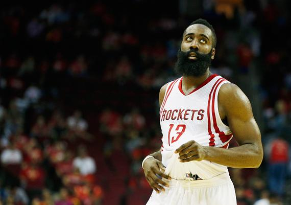 融于池畔，简于形制；瑞典高尔夫球场度假木屋设计（依水相融，形制极简：瑞典高尔夫球场度假木屋设计）