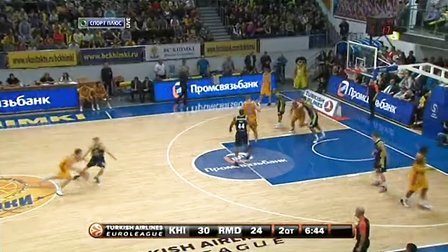 半场战报：美因茨0-1佛罗伦萨，佐姆破门（半场快讯：佛罗伦萨暂1-0领先美因茨，佐姆建功）