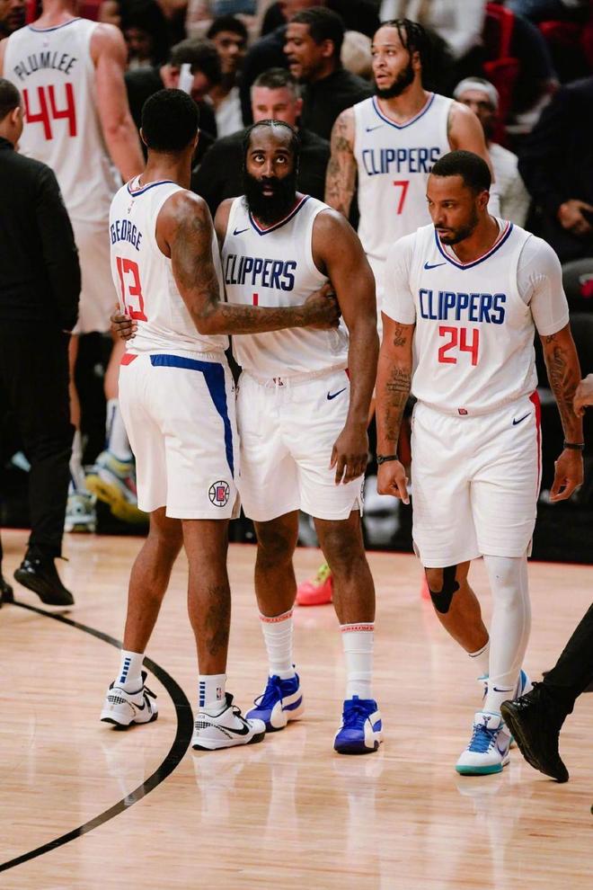 状元缺阵贝恩砍37分，吉迪22+9+6+8失误，魔术15分逆转送公牛4连败（状元休战贝恩飙37分，吉迪22+9+6伴8失误，魔术上演15分翻盘送公牛四连败）