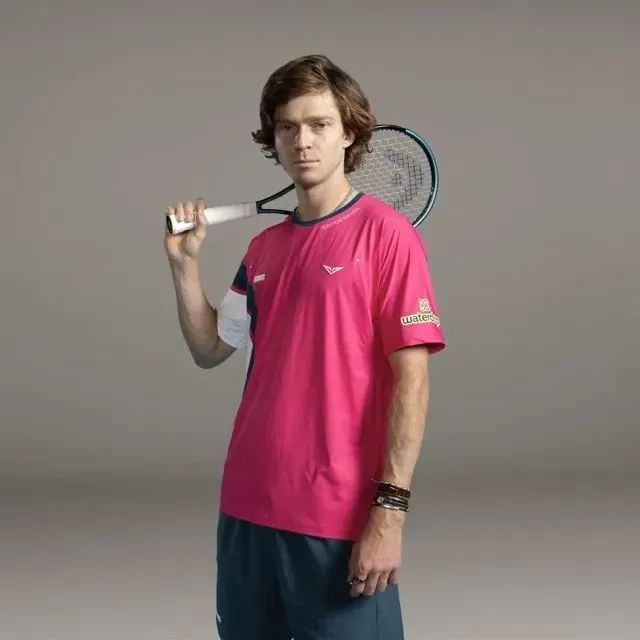 在更具决定 在更具决定